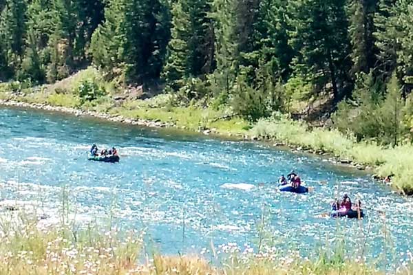 Floating and fisjing on the Blackfoot River
